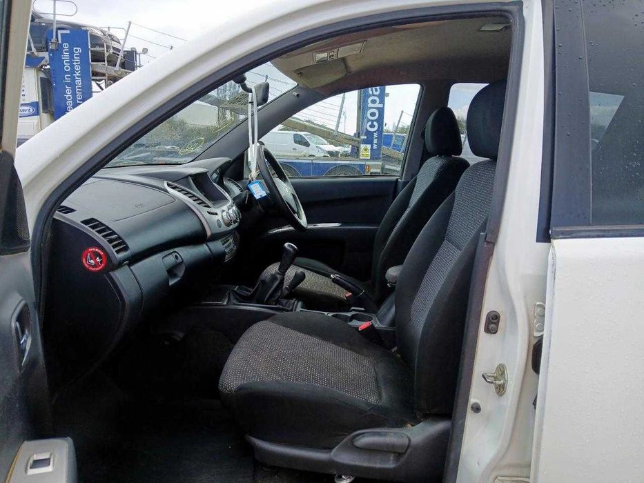 Dezmembrez Mitsubishi L200 2.5 Diesel 2014