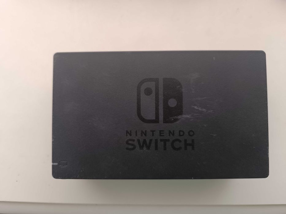 Nintendo switch cu toate accesoriile și husă + joc cadou