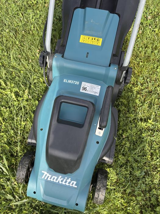 Mașină de tuns iarba electrică Makita ELM 3720, cu garantie pana in septembrie 2027