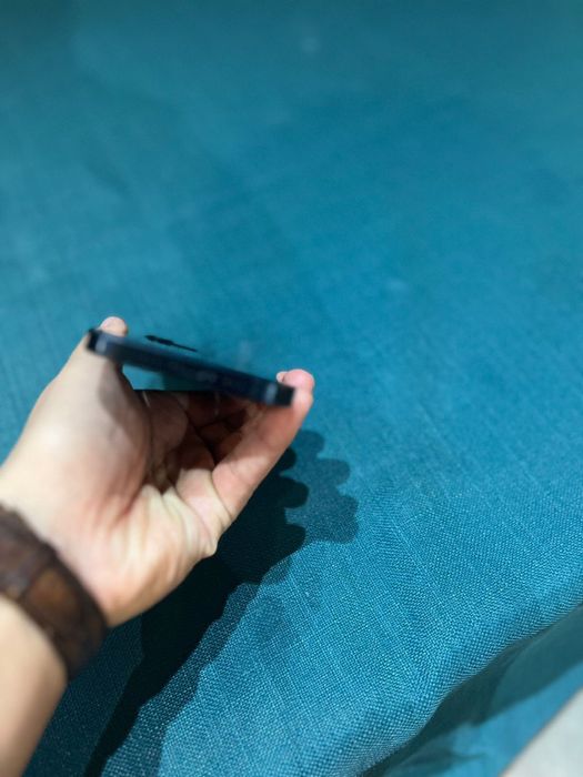 Продам Iphone 12