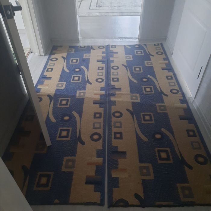 Продам ковровую дорожку 2 шт.