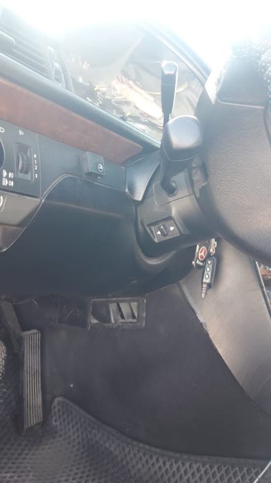 Машина мерседес 320