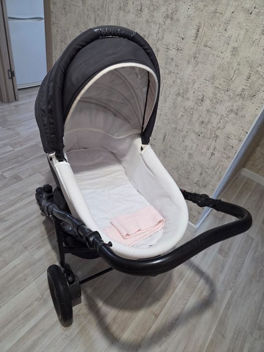 Коляска детская прогулочная