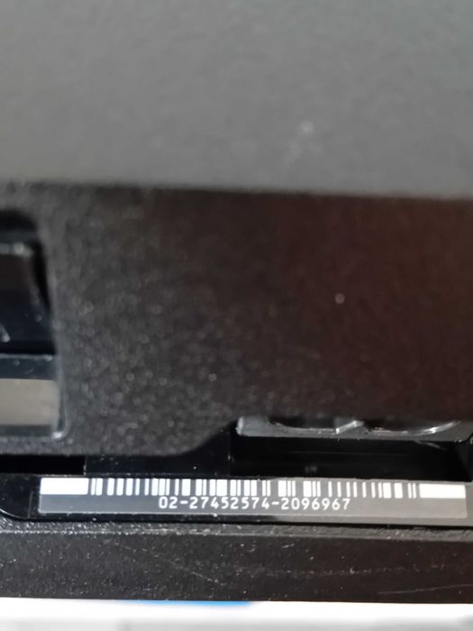 Vând PS4 Slim DEFECT Pentru piese de schimb