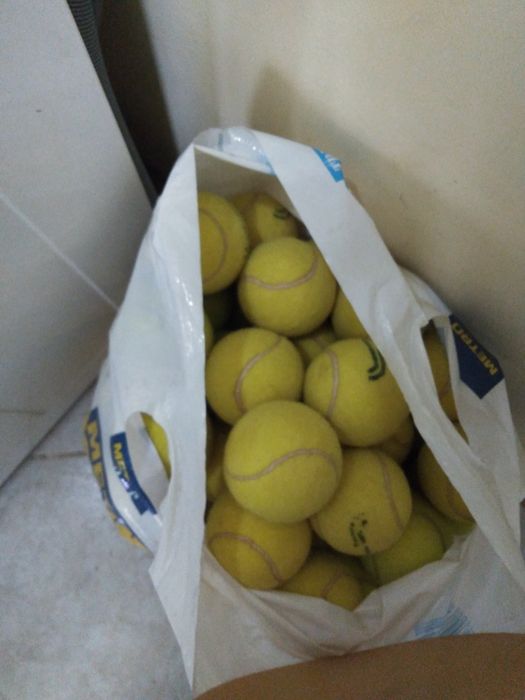 Цена : 0,80 лв за брой!Използвани тенис топки!!