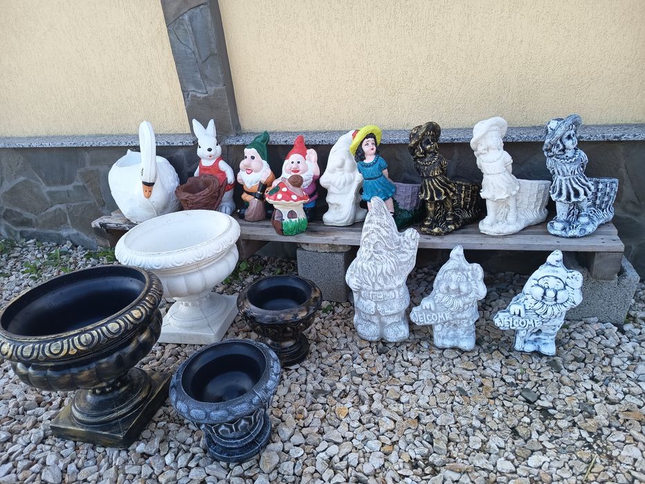 Decorațiuni de grădină din ciment