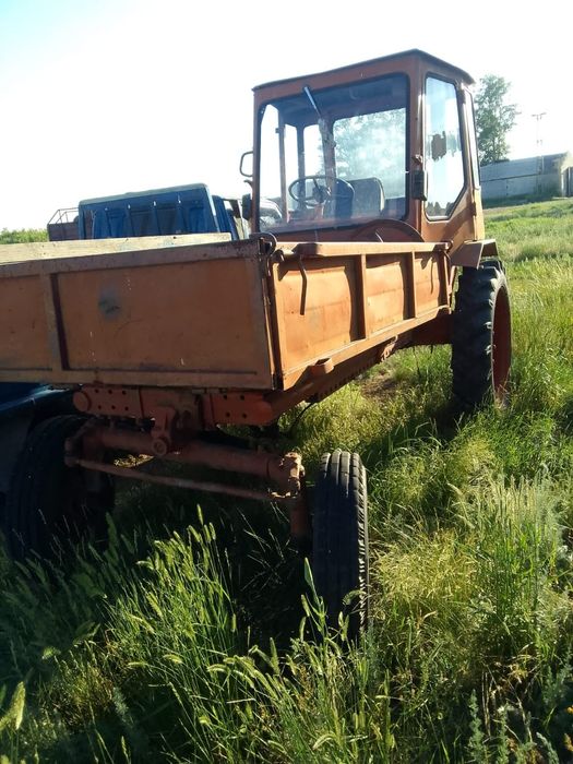 Продам трактор Т16