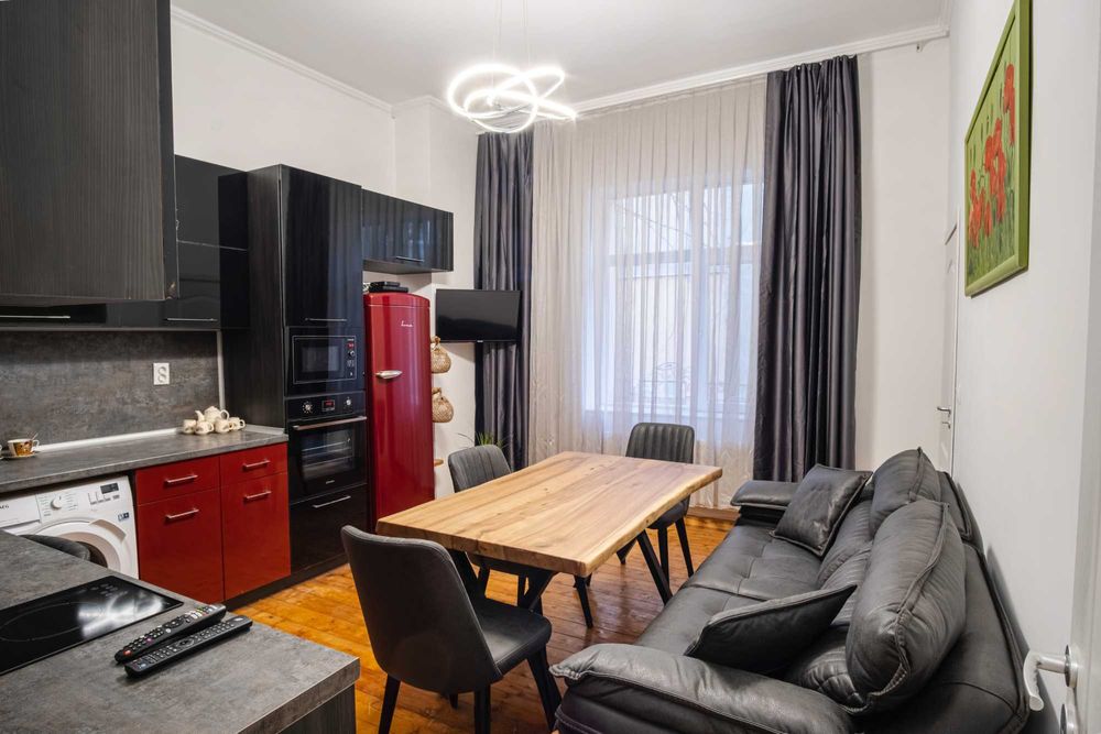 Продава се Тристаен апартамент в Русе, Център - 90 кв.м за 1417 €/кв.м - Снимка #14
