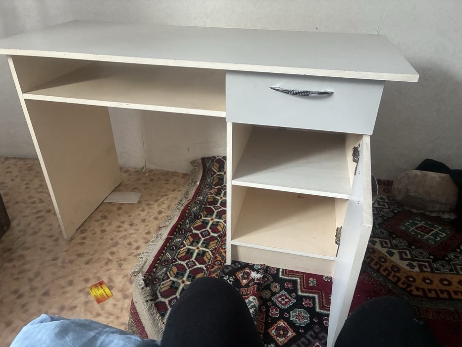 Продам маникюрный стол