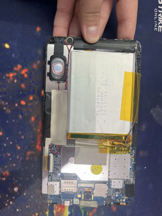 Продам планшет на запчасти