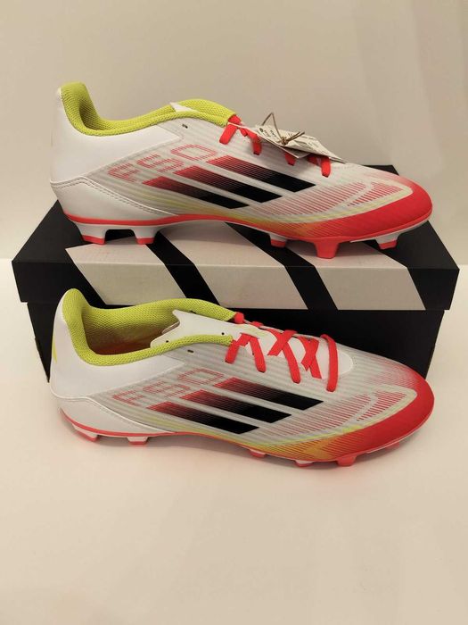 Чисто нови футболни обувки Adidas F50 Club FG/MG