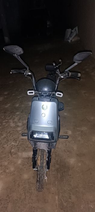 Yurib turibdi hamma joyi ishlaydi