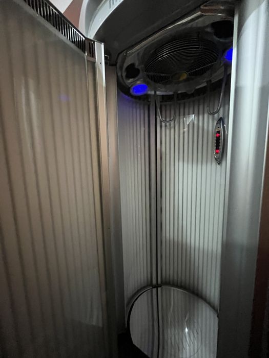 Aparate de bronzat Verticale Sunvision si Megasun!