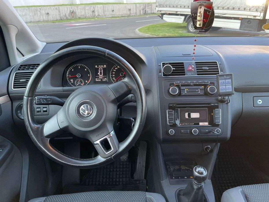 Vw toura 2.0 140 cai 7 locuri