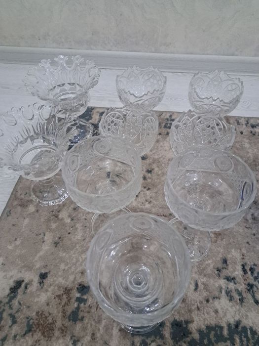 Xrustall va paxta gul idishlar