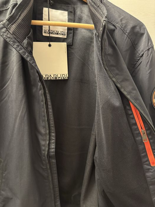 Vand geaca Napapijri marimea XL, Originala!.