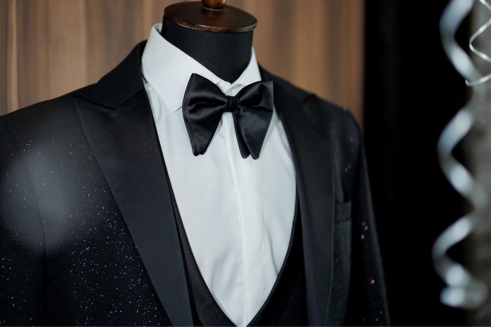 Costum de ceremonie mire