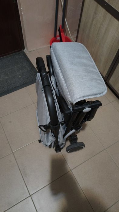 Carut pliabil tip troller