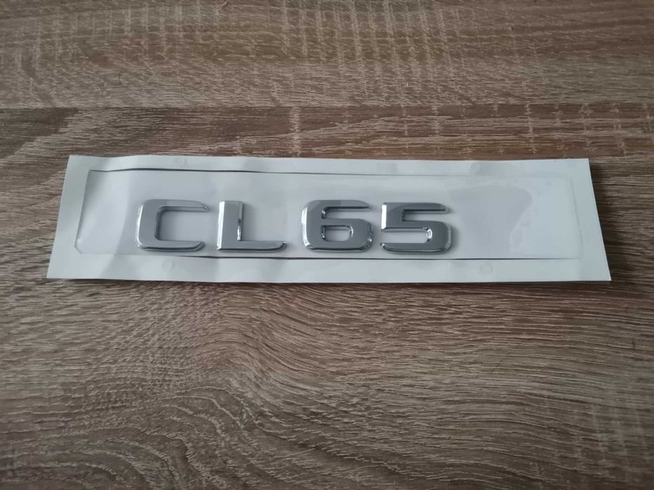 сребрист надпис Mercedes Benz CL 65