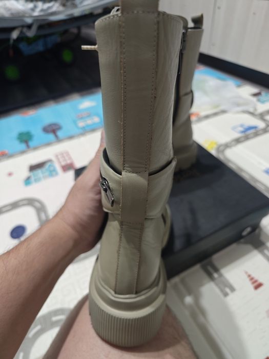 Продаем кожаные ботинки