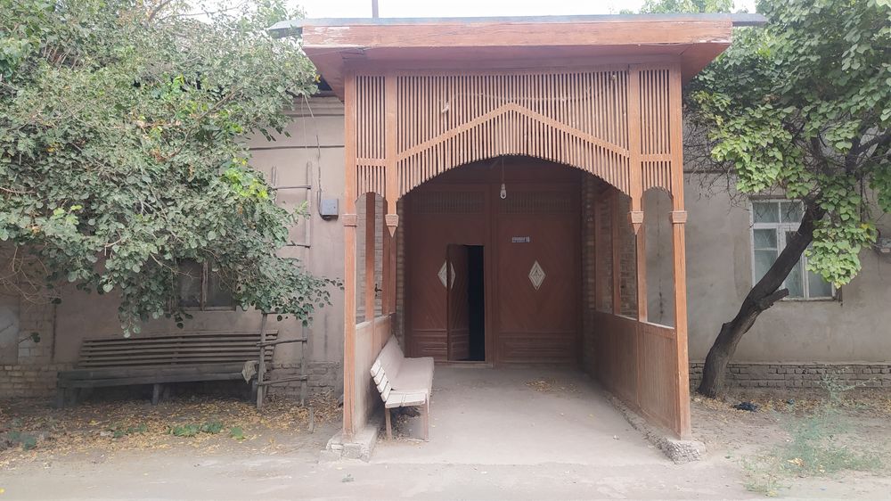 Уй сотилади 600 КВ метр