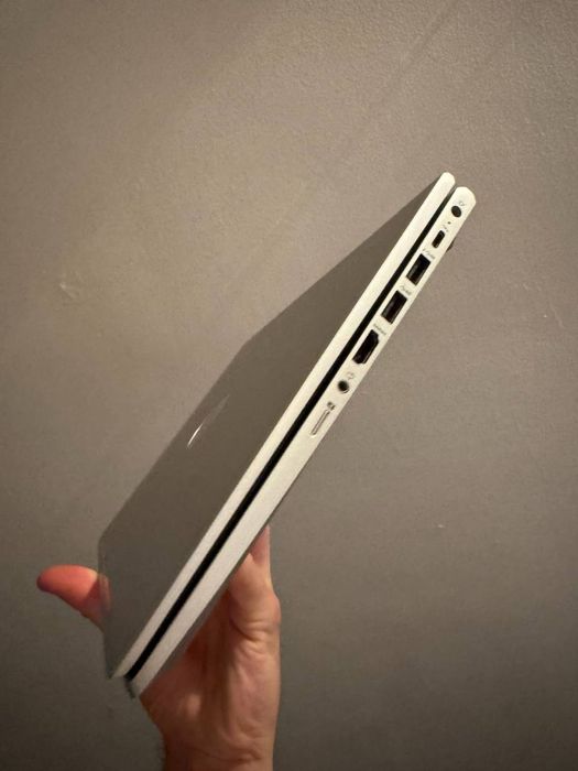 HP Pro-book core i3  8/256  13 inch