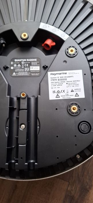 Raymarine  професионален морски радар и навигационен дисплей