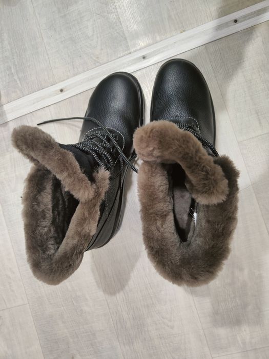 Продам спец обувь 44 размер