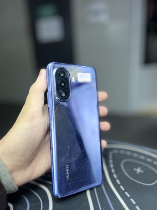 Продам телефон б/у