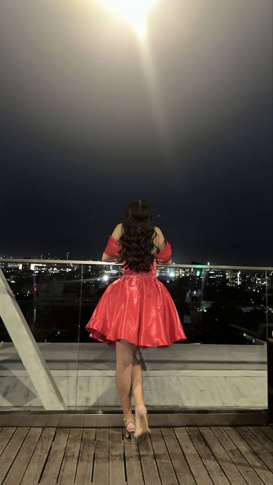 Красное вечернее платье