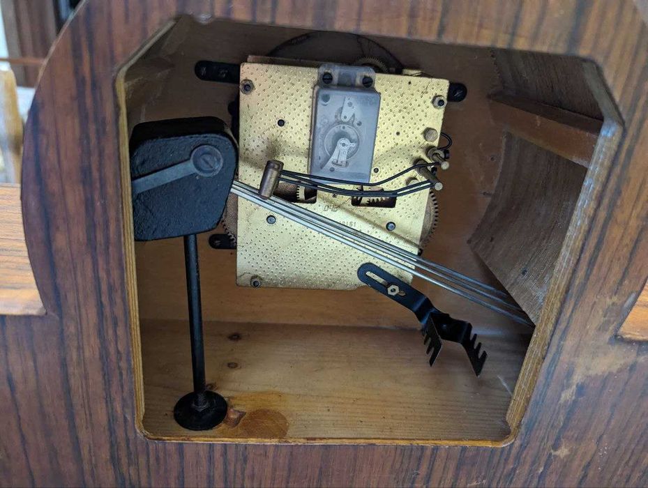 Продам настольные часы с боем