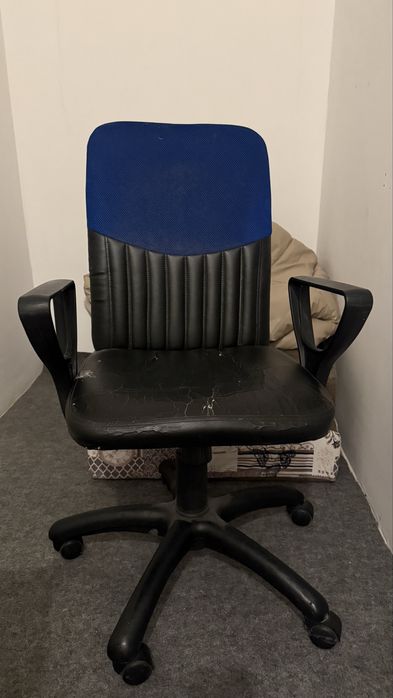 Продам офисное кресло