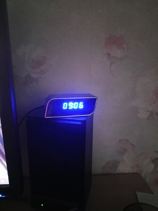 Camera ascunsă în ceas WI-FI