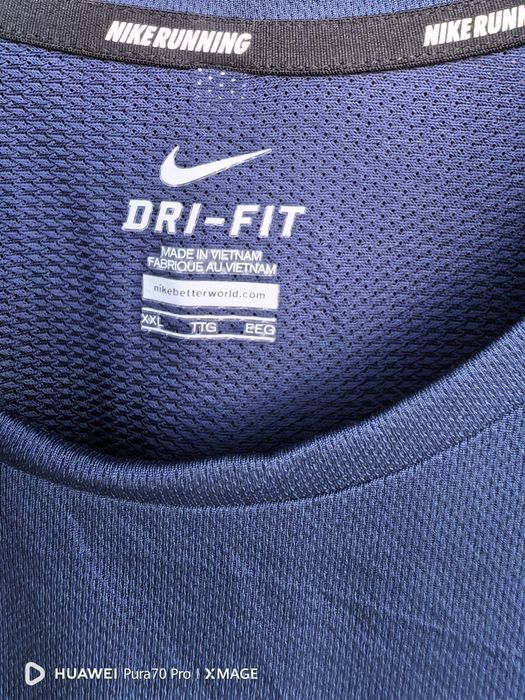 Мъжка тениска Nike в отлично състояние размер XL тъмно синя