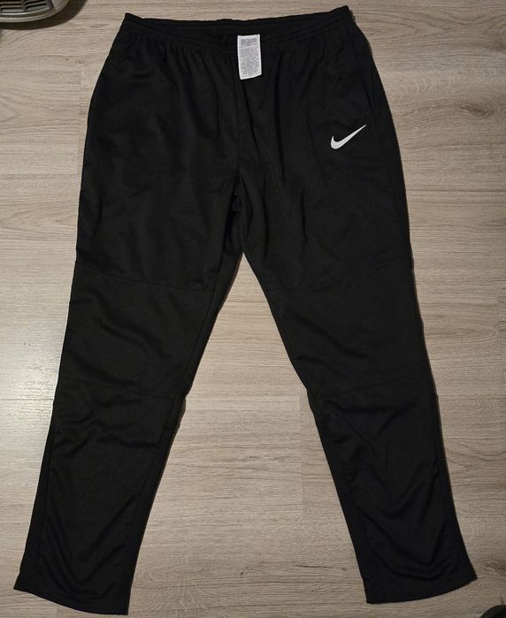 Nike анцуг M i XL размер