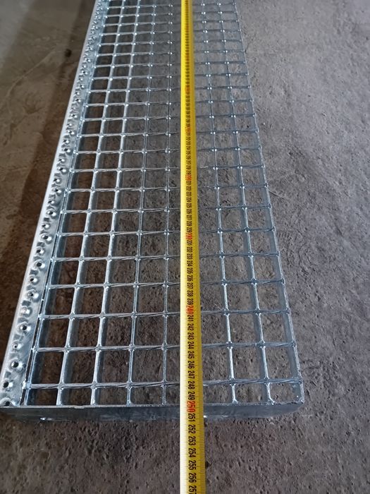 Trepte de scara zincate