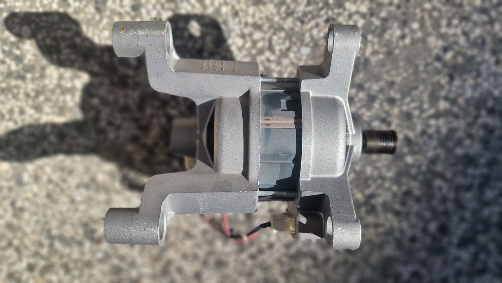 Двигатели от перални..
По 30лв всеки.6