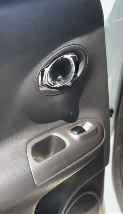 Автомобиль Nissan juke