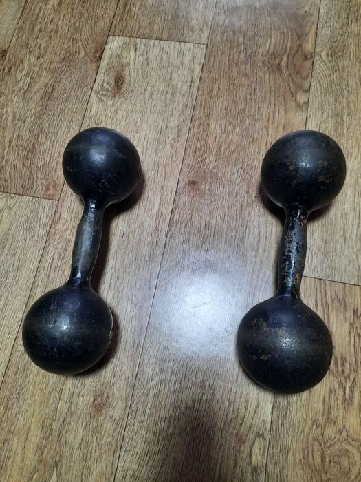 Продам гири по 8кг