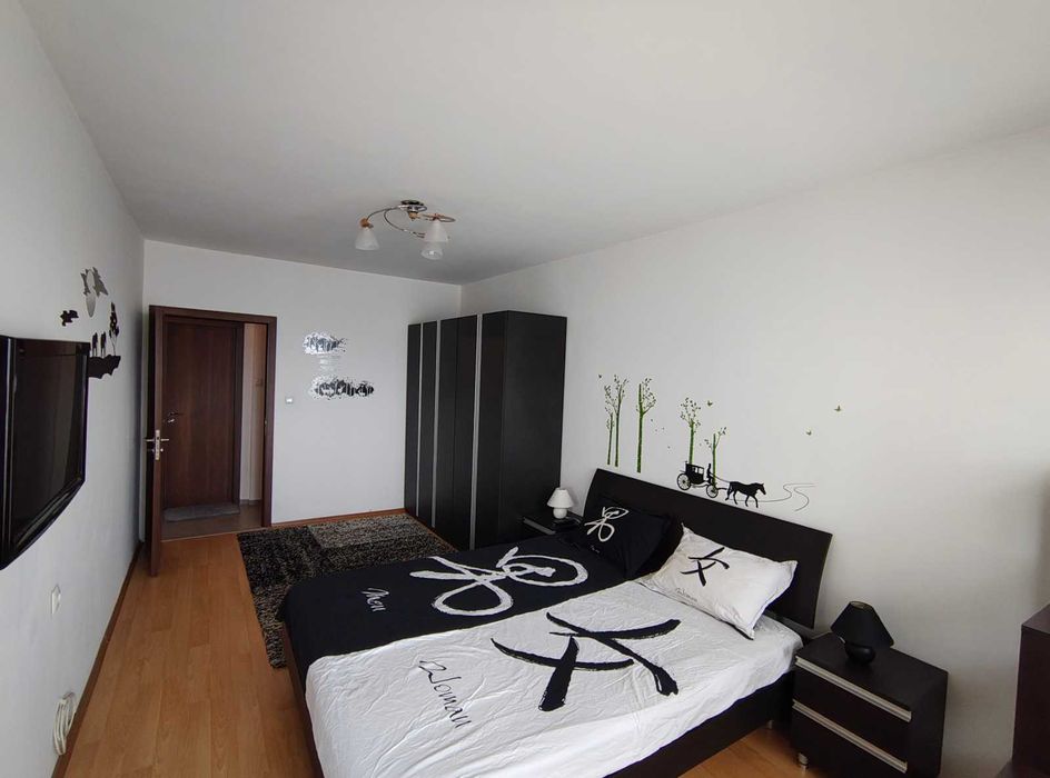 Тристаен имот в кв.Младост 1