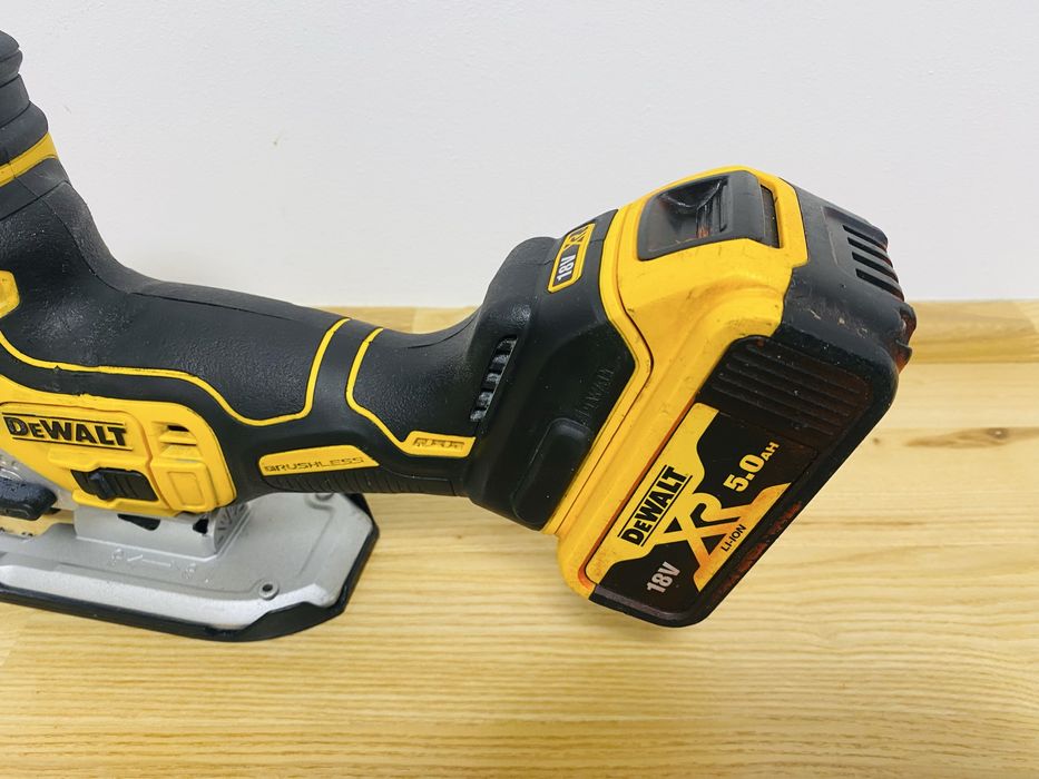 Dewalt pendular DCS 335