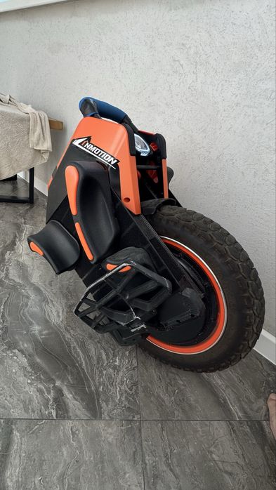 Продам моноколесо Inmotion V14