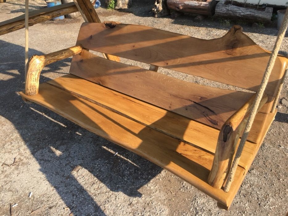 Градинска люлка. Изряботена от естествени материали