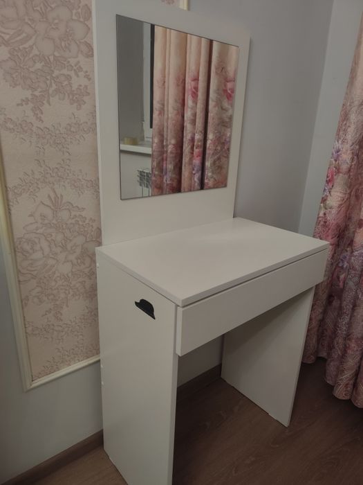 Туалетный столик