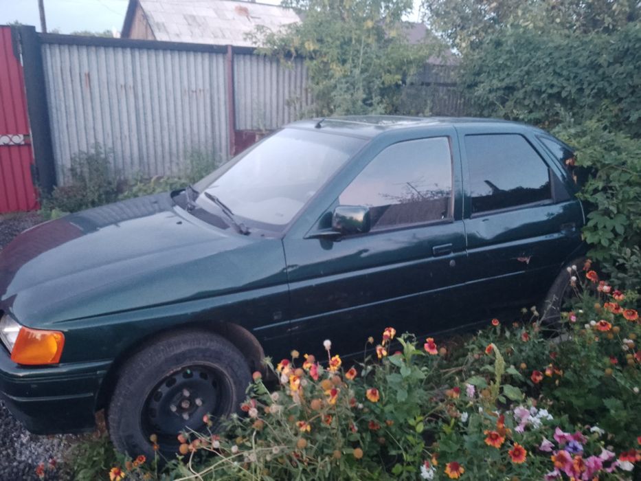 Машина Ford escort mk5
