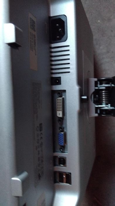 Vând monitoare și aparatură gaming