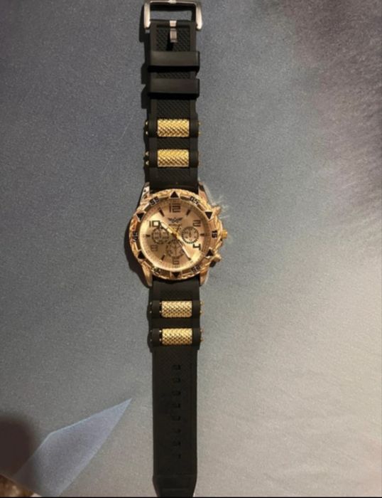 Nou ceas superb barbatesc.