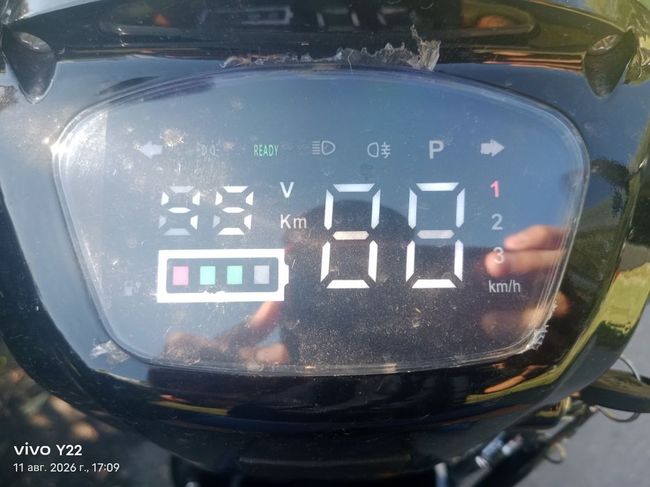 Обменяю скутер ск8