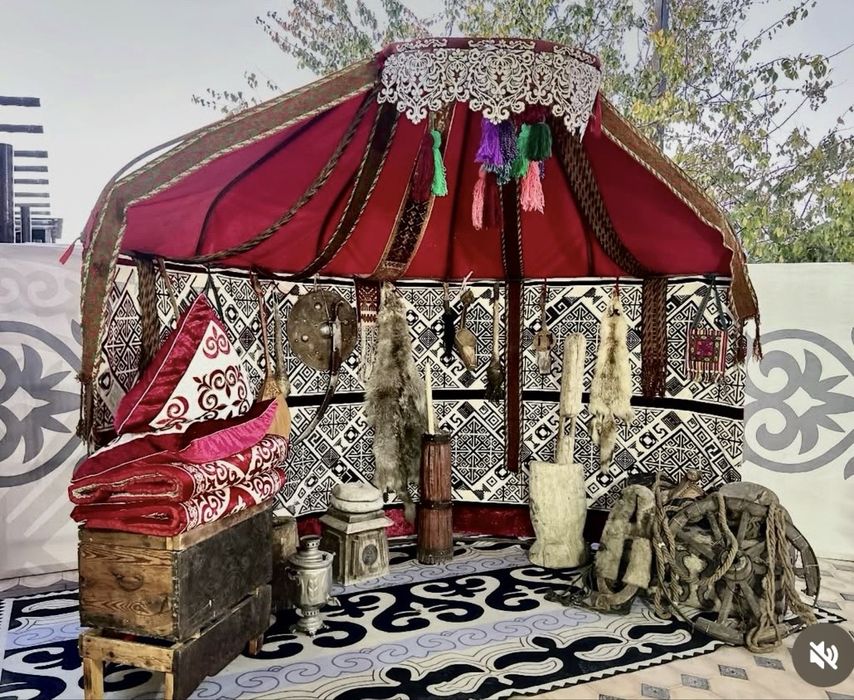 Шанырак юрта киіз үй газон