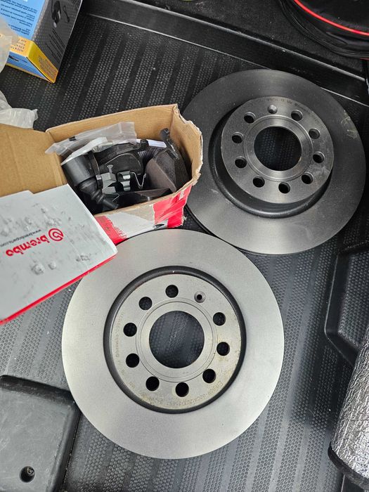 Set discuri si placute Brembo golf 5 plus